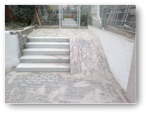 Treppe mit Pflaster fertig Treppe mit Pflaster fertig