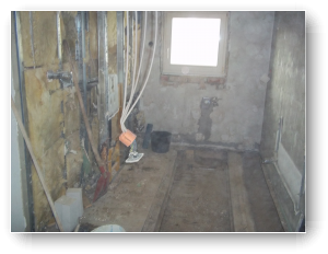 so entkernt jetzt gehts an die Balken die werden mit Stahlträgern unterstützt für ne Badewanne und alles in der 5Etage so entkernt jetzt gehts an die Balken die werden mit Stahlträgern unterstützt für ne Badewanne und alles in der 5Etage